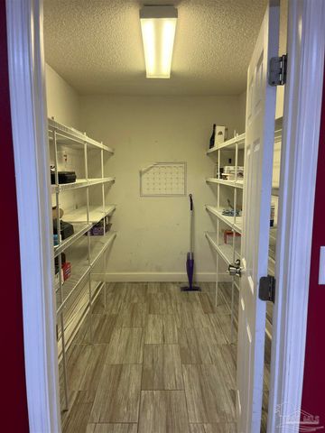 3041 N 17th Ave, Milton, FL 32583