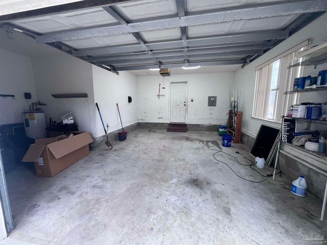 3041 N 17th Ave, Milton, FL 32583