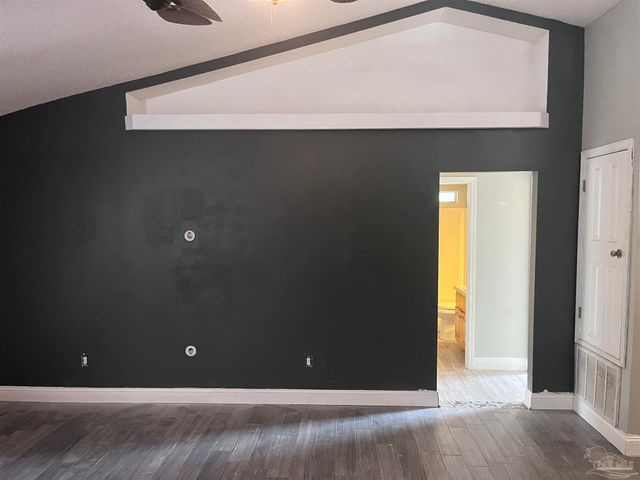 3041 N 17th Ave, Milton, FL 32583