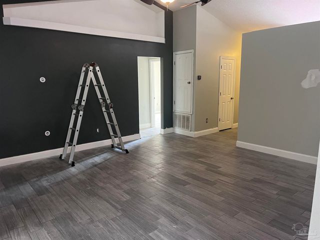 3041 N 17th Ave, Milton, FL 32583