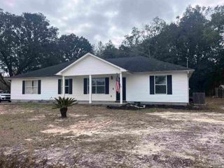 3041 N 17th Ave, Milton, FL 32583