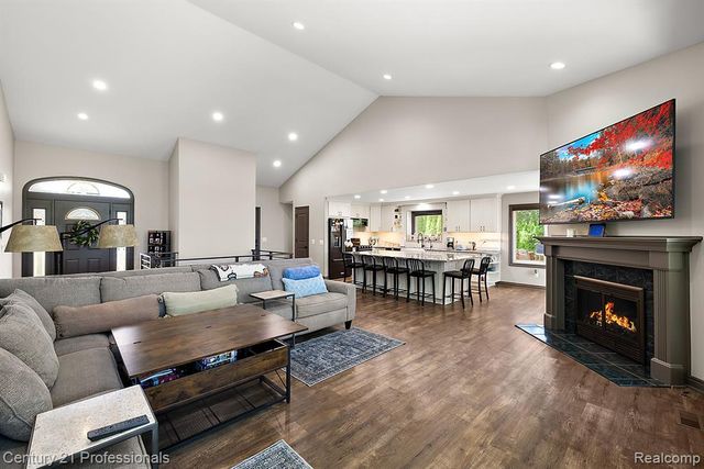 12120 Shaffer Road, Davisburg, MI 48350