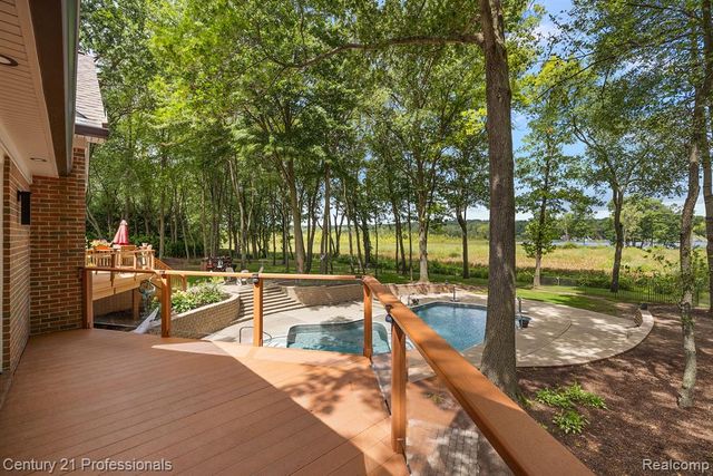 12120 Shaffer Road, Davisburg, MI 48350