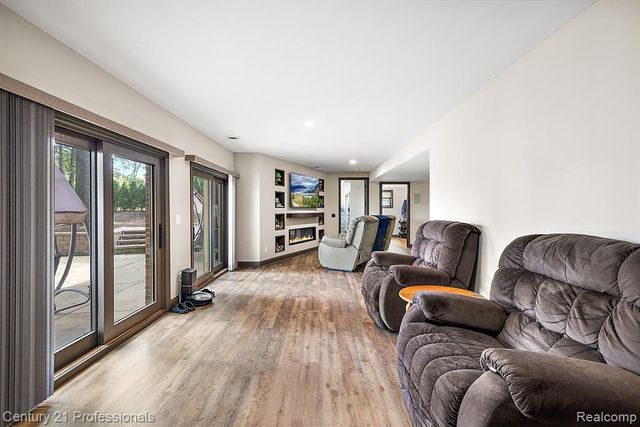 12120 Shaffer Road, Davisburg, MI 48350