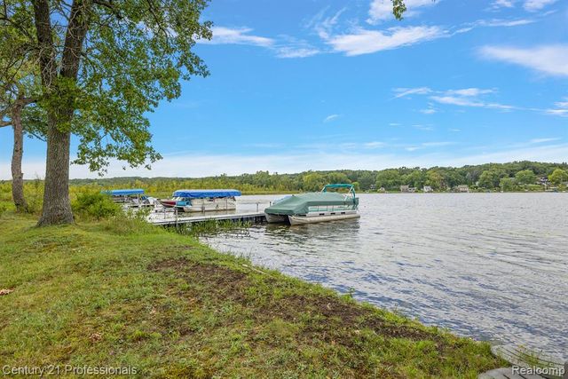 12120 Shaffer Road, Davisburg, MI 48350
