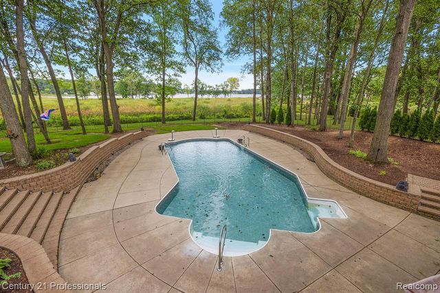 12120 Shaffer Road, Davisburg, MI 48350