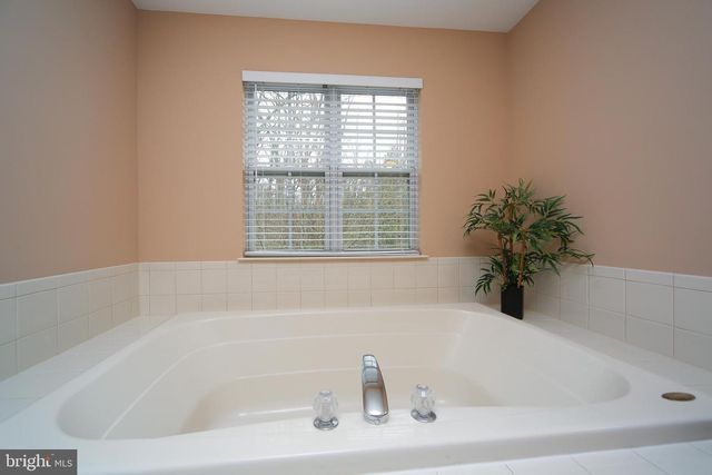 46 HOOVER AVE, Princeton, NJ 08540