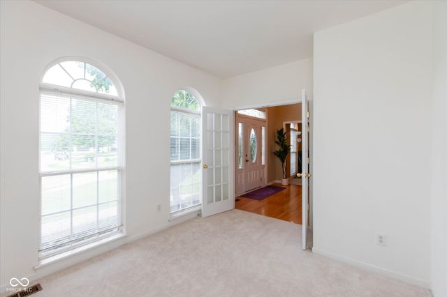 13888 Dearborn Circle, Fishers, IN 46038