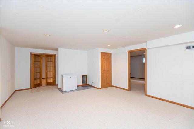 13888 Dearborn Circle, Fishers, IN 46038