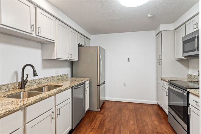 30 Argyle Avenue 112, East Providence, RI 02915