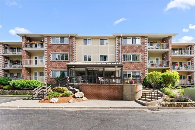 30 Argyle Avenue 112, East Providence, RI 02915