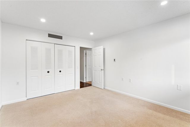 30 Argyle Avenue 112, East Providence, RI 02915