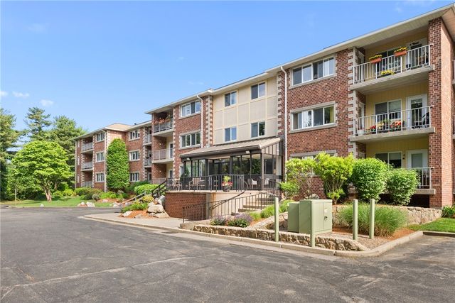 30 Argyle Avenue 112, East Providence, RI 02915