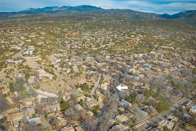 516 Hillside Avenue, Santa Fe, NM 87501