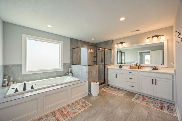 3645 NW 165th Street, Clive, IA 50325