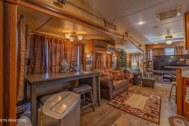 4229 E Parkway, Gatlinburg, TN 37738