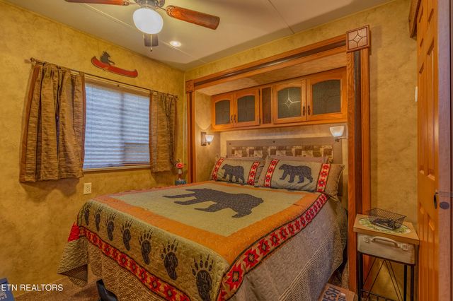 4229 E Parkway, Gatlinburg, TN 37738