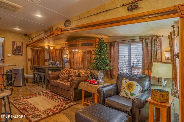 4229 E Parkway, Gatlinburg, TN 37738