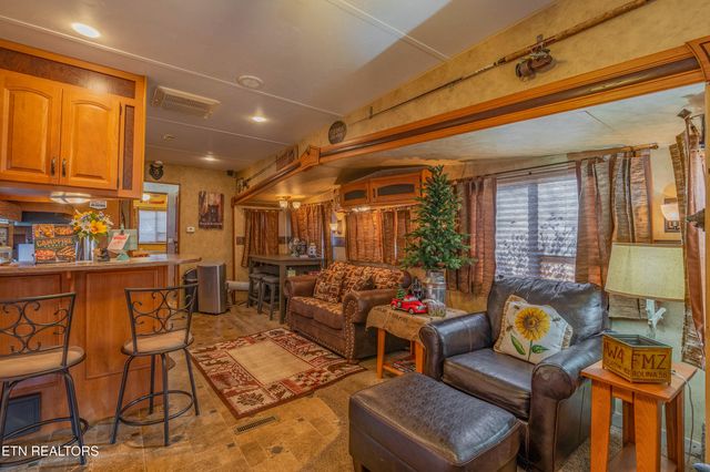 4229 E Parkway, Gatlinburg, TN 37738