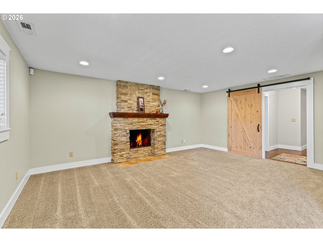 13921 Ne SISKIYOU Ct, Portland, OR 97230