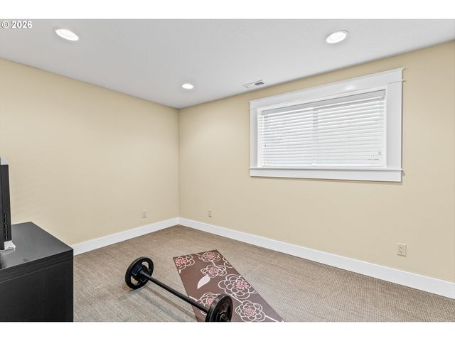 13921 Ne SISKIYOU Ct, Portland, OR 97230