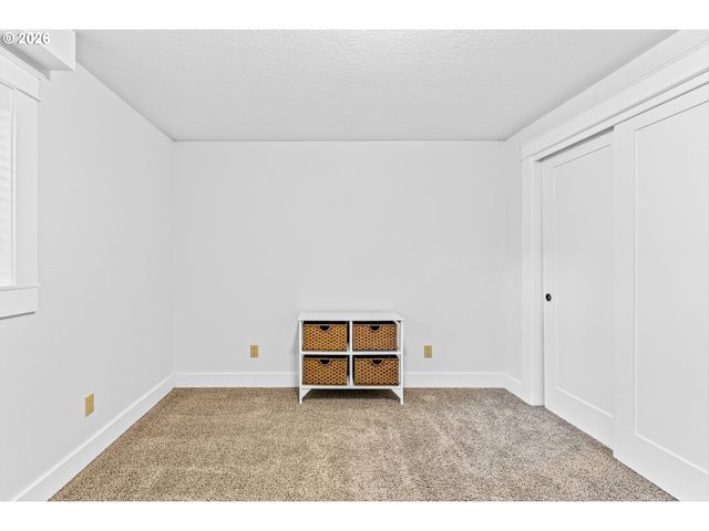 13921 Ne SISKIYOU Ct, Portland, OR 97230