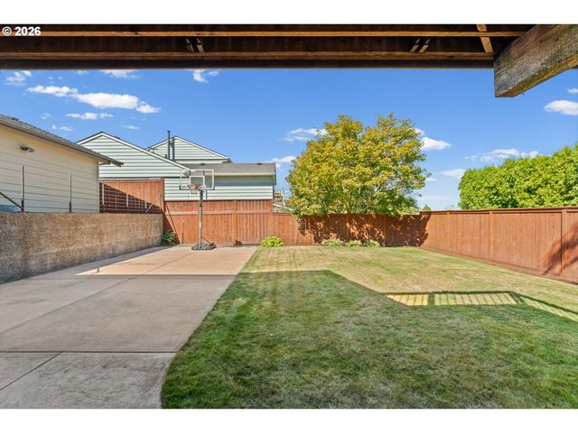 13921 Ne SISKIYOU Ct, Portland, OR 97230