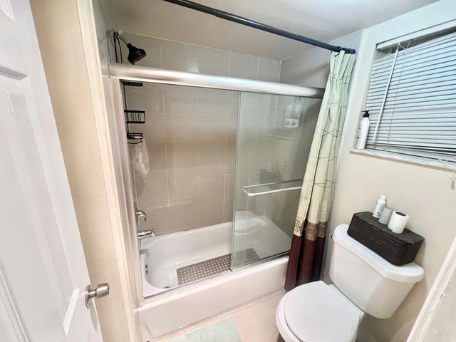 9430 Tangerine Place 202, Davie, FL 33324