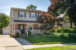 8 Wallinwood Avenue Ne, City Of Grand Rapids, MI 49503