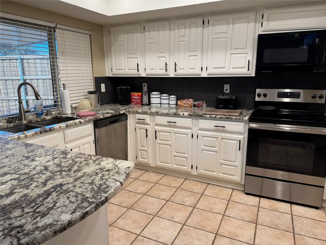 3437 Livingston Lane, Carrollton, TX 75007