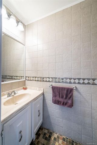 25 Barker Street 611, Mount Kisco, NY 10549