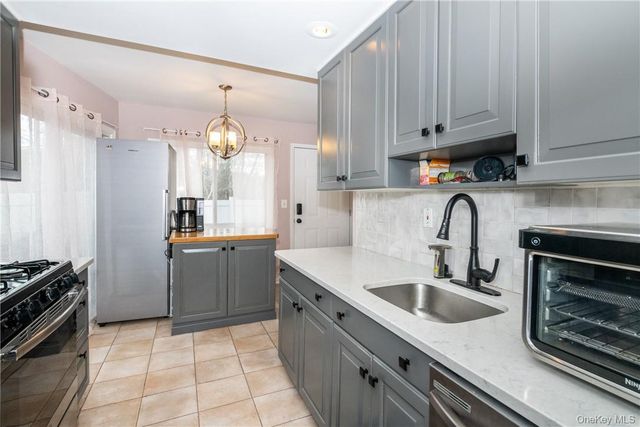 25 Barker Street 611, Mount Kisco, NY 10549