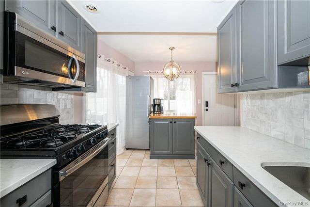 25 Barker Street 611, Mount Kisco, NY 10549