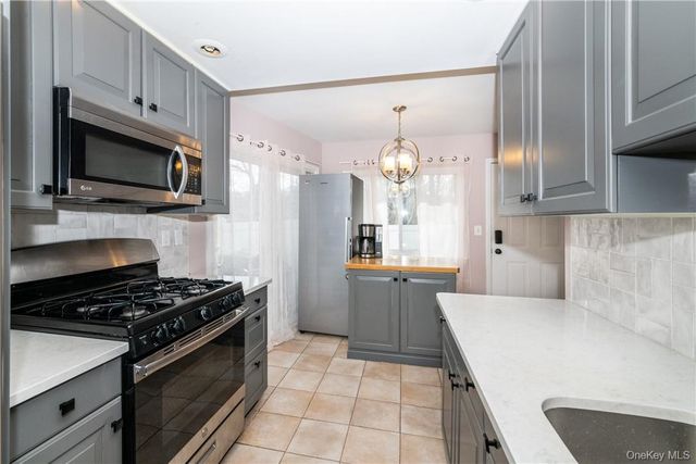 25 Barker Street 611, Mount Kisco, NY 10549