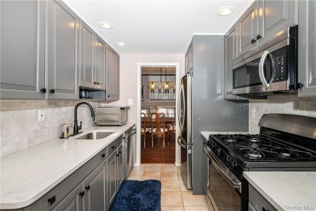 25 Barker Street 611, Mount Kisco, NY 10549