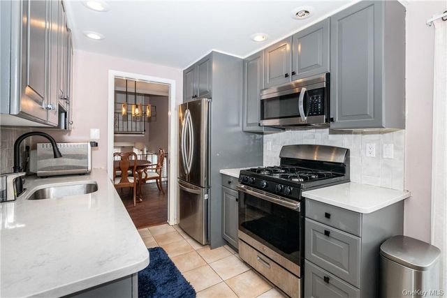 25 Barker Street 611, Mount Kisco, NY 10549