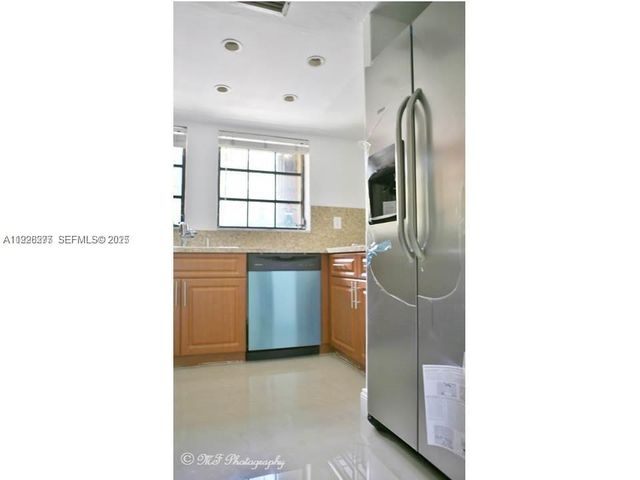 1990 Brickell Ave O, Miami, FL 33129