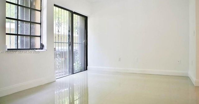 1990 Brickell Ave O, Miami, FL 33129