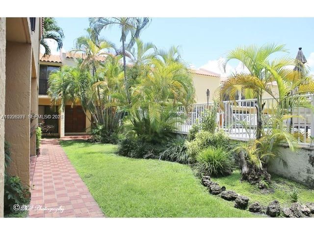 1990 Brickell Ave O, Miami, FL 33129