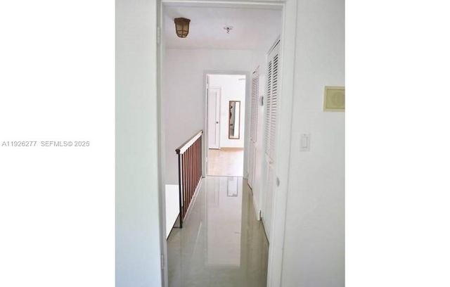 1990 Brickell Ave O, Miami, FL 33129