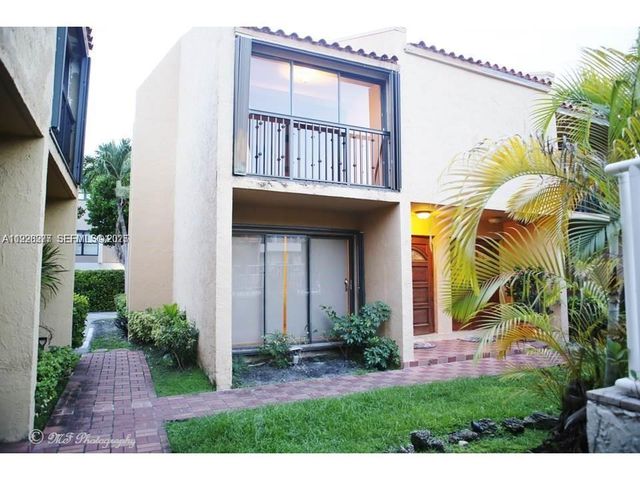 1990 Brickell Ave O, Miami, FL 33129