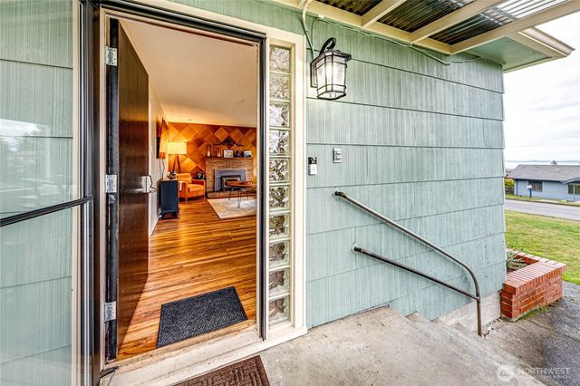 1922 W 7th Street, Port Angeles, WA 98363