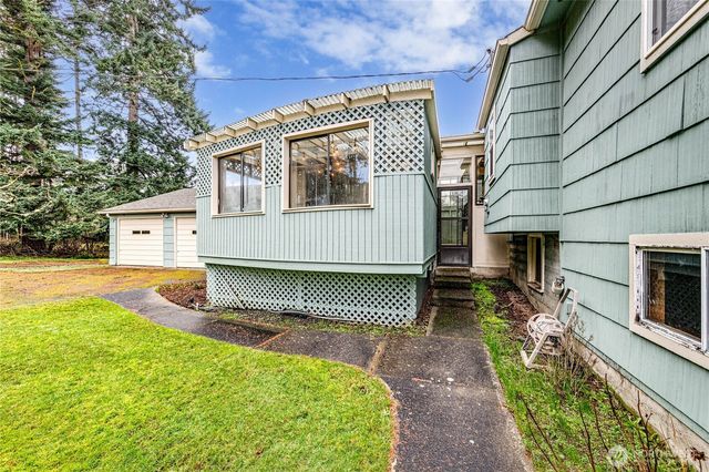 1922 W 7th Street, Port Angeles, WA 98363