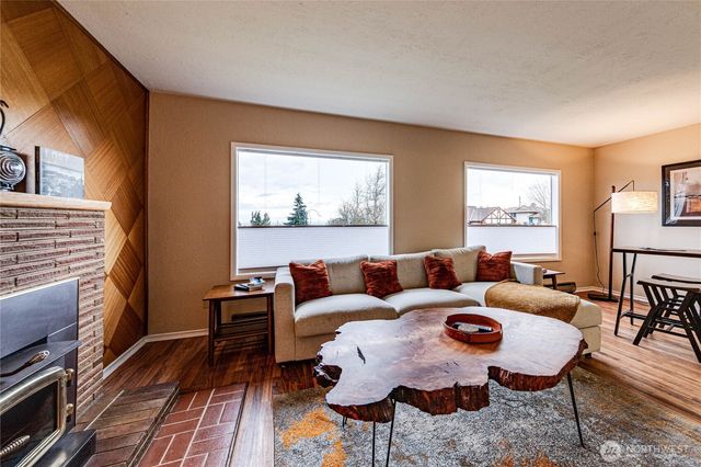 1922 W 7th Street, Port Angeles, WA 98363