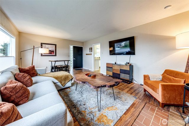 1922 W 7th Street, Port Angeles, WA 98363