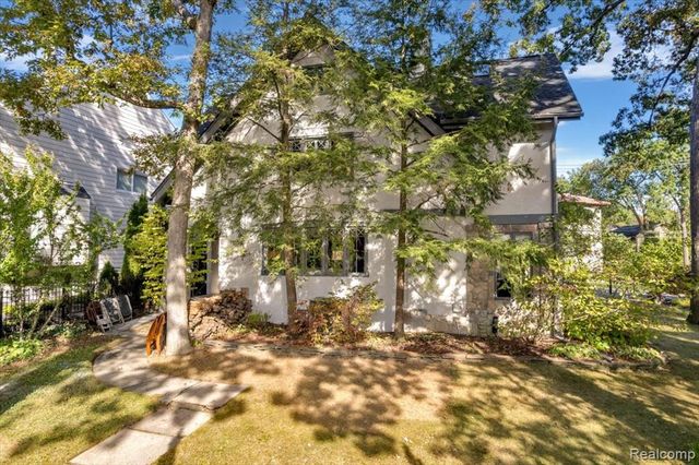 532 Brookside Avenue, Birmingham, MI 48009