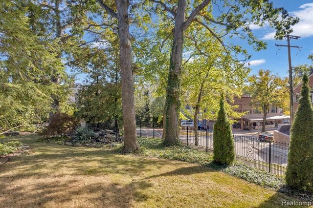 532 Brookside Avenue, Birmingham, MI 48009