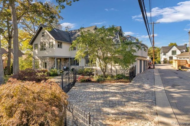 532 Brookside Avenue, Birmingham, MI 48009