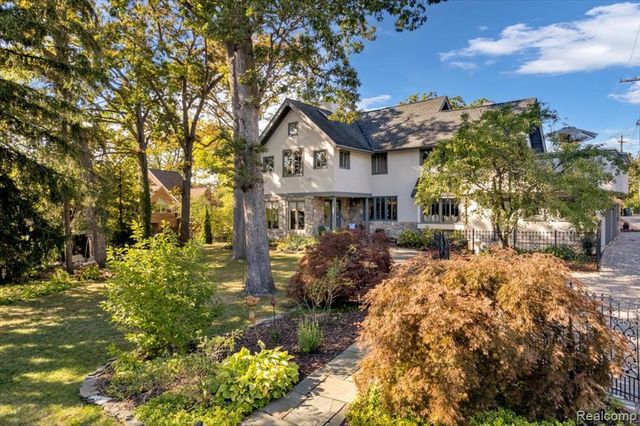 532 Brookside Avenue, Birmingham, MI 48009