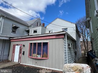 15 WEST AVENUE, Mount Carmel, PA 17851